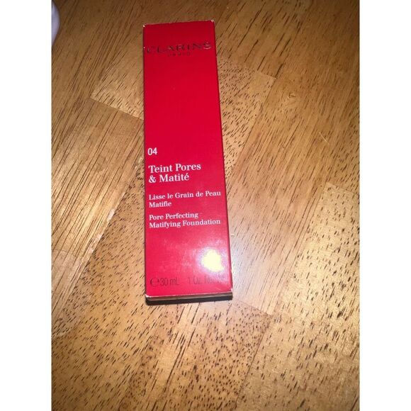 CLARINS Pore Perfecting Matifying Foundation, 1 oz. Nude amber - Picture 4 of 8